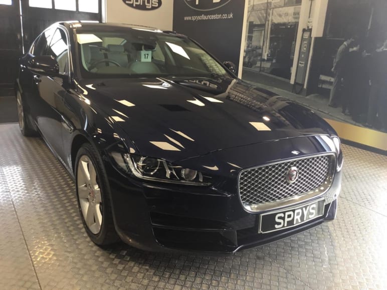 JAGUAR XE