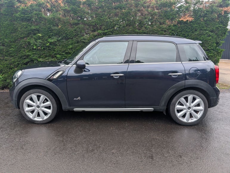 MINI COUNTRYMAN