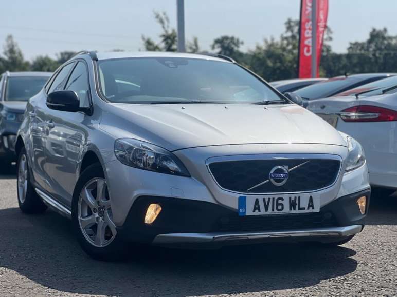 VOLVO V40