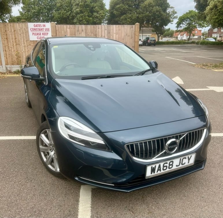 VOLVO V40