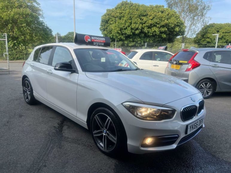 BMW 1 SERIES