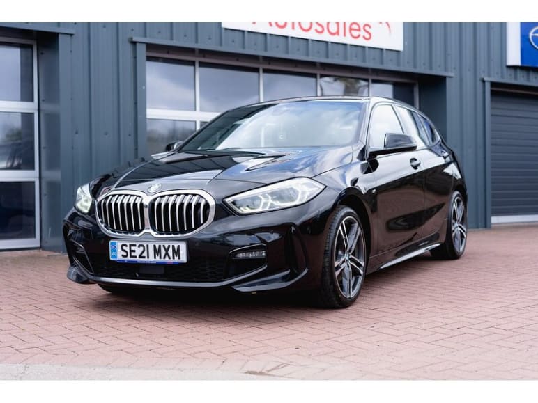 BMW 1 SERIES