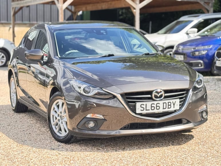 MAZDA 3
