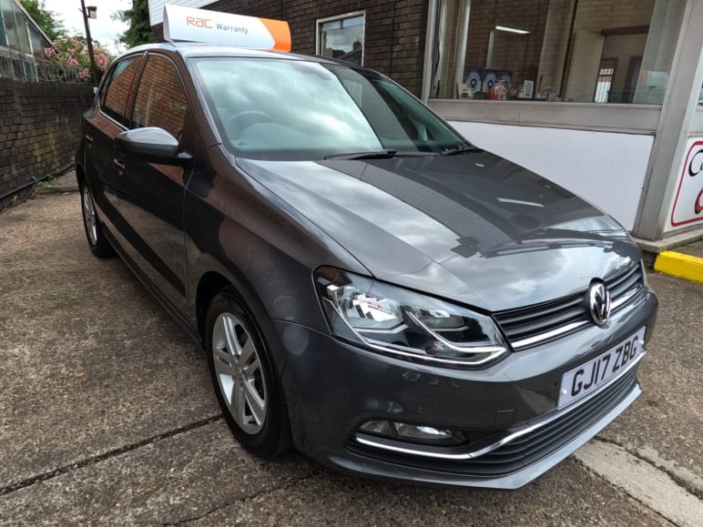 VOLKSWAGEN POLO