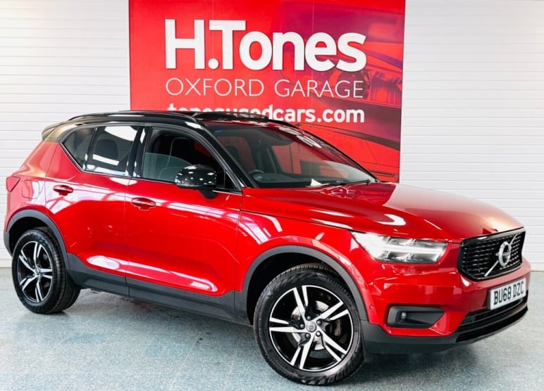 VOLVO XC40
