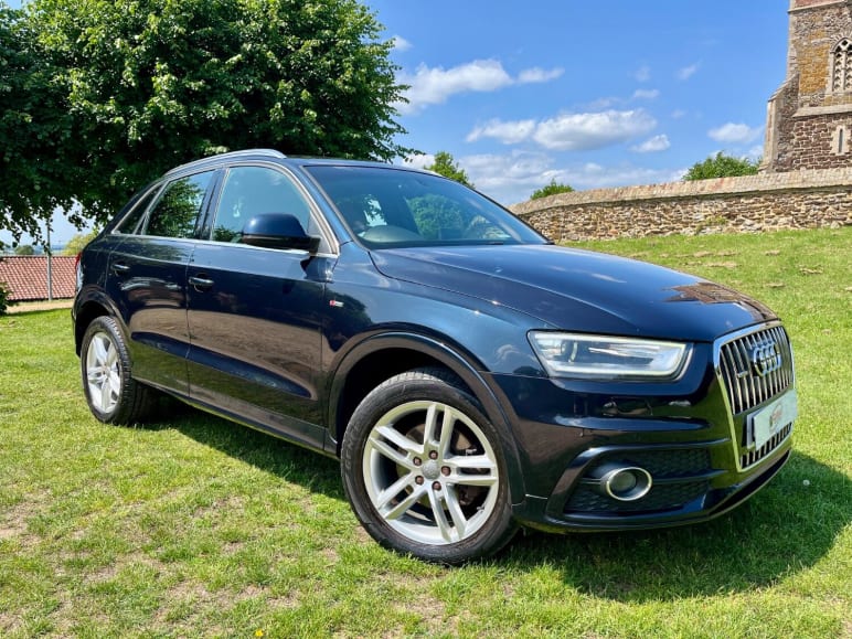 AUDI Q3