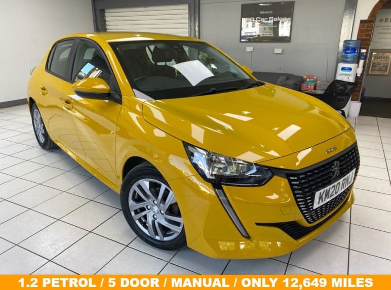 PEUGEOT 208