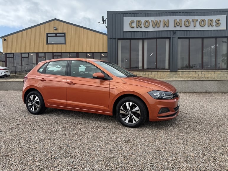 VOLKSWAGEN POLO