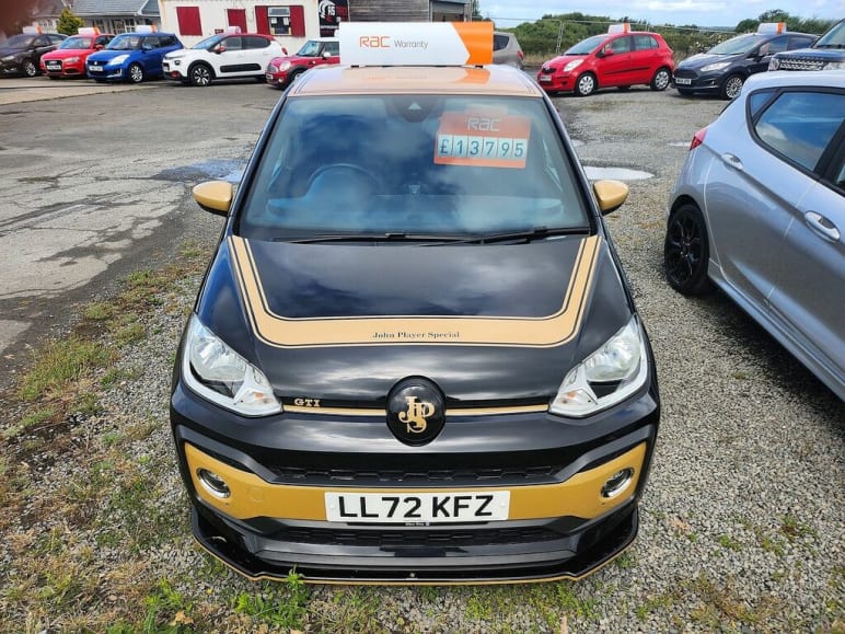 VOLKSWAGEN UP
