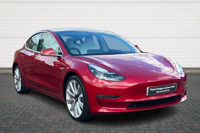 TESLA MODEL 3