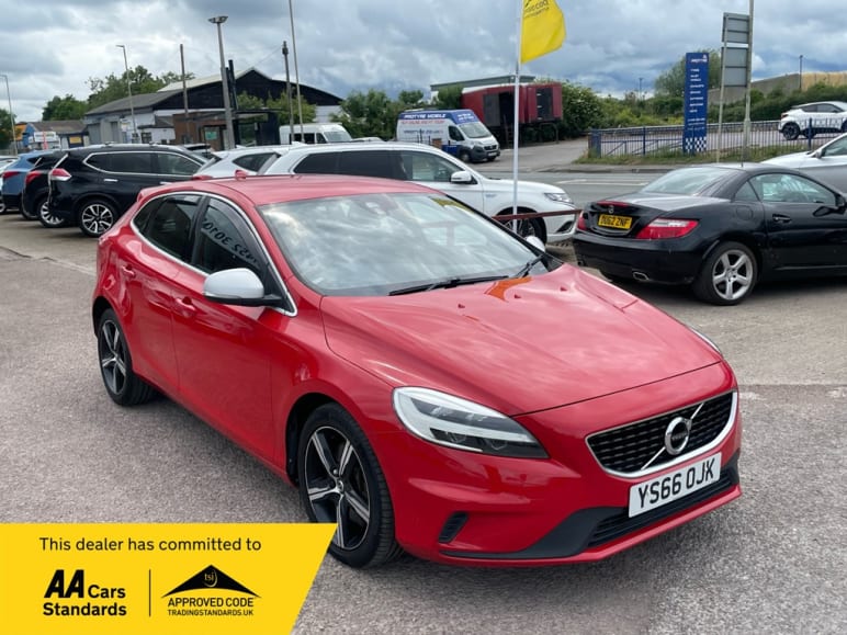 VOLVO V40