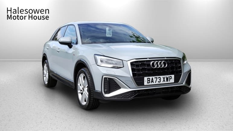 AUDI Q2