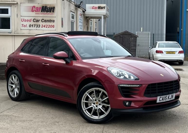 PORSCHE MACAN