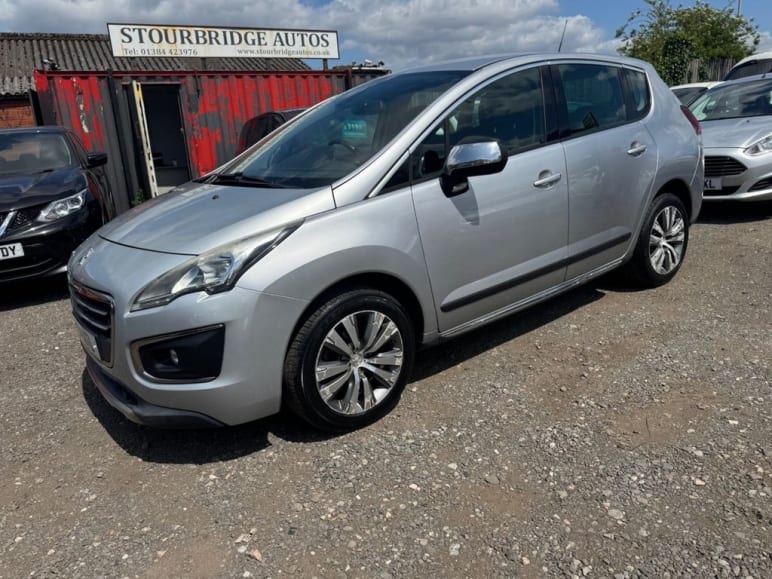 PEUGEOT 3008