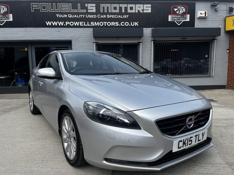 VOLVO V40