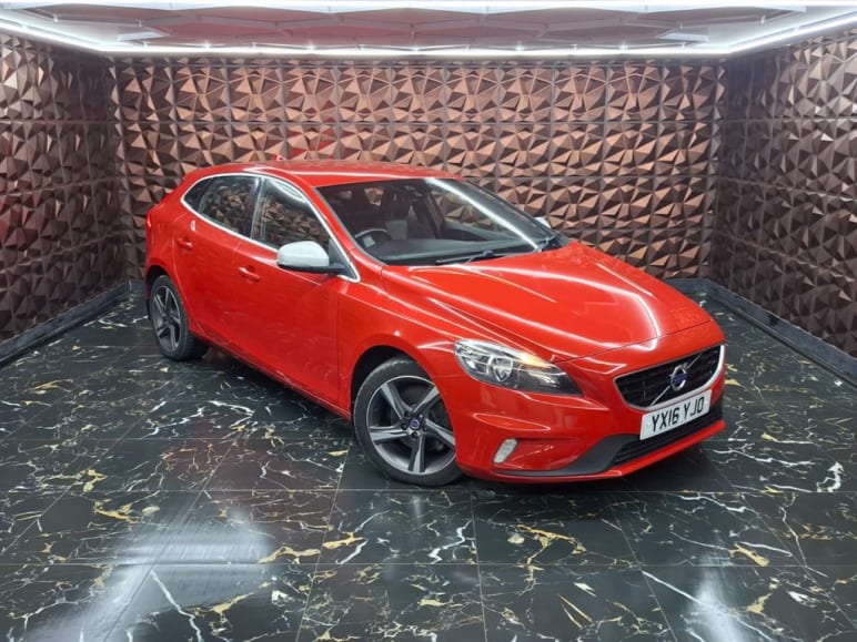 VOLVO V40