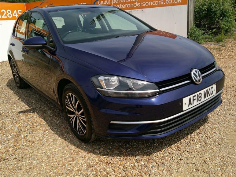 VOLKSWAGEN GOLF