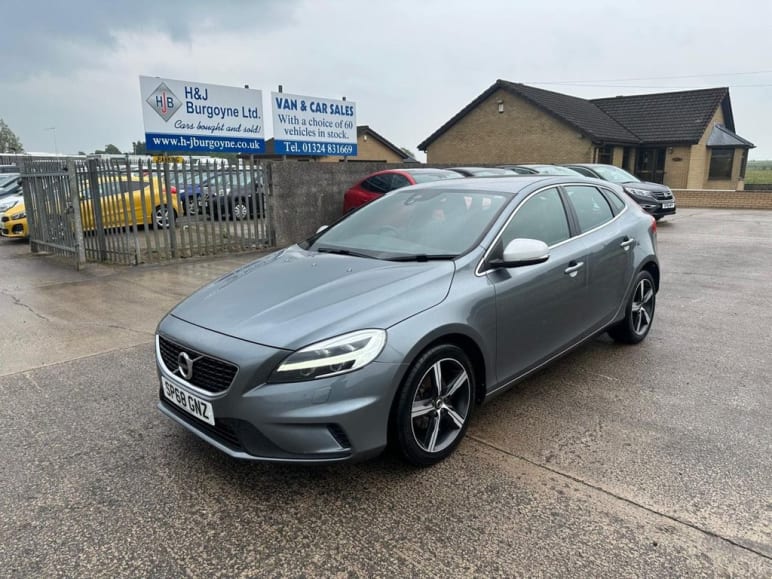 VOLVO V40