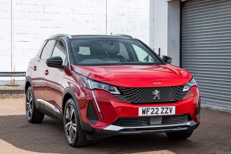 PEUGEOT 3008
