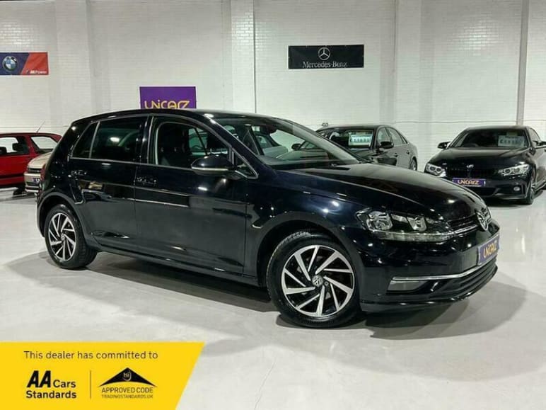 VOLKSWAGEN GOLF
