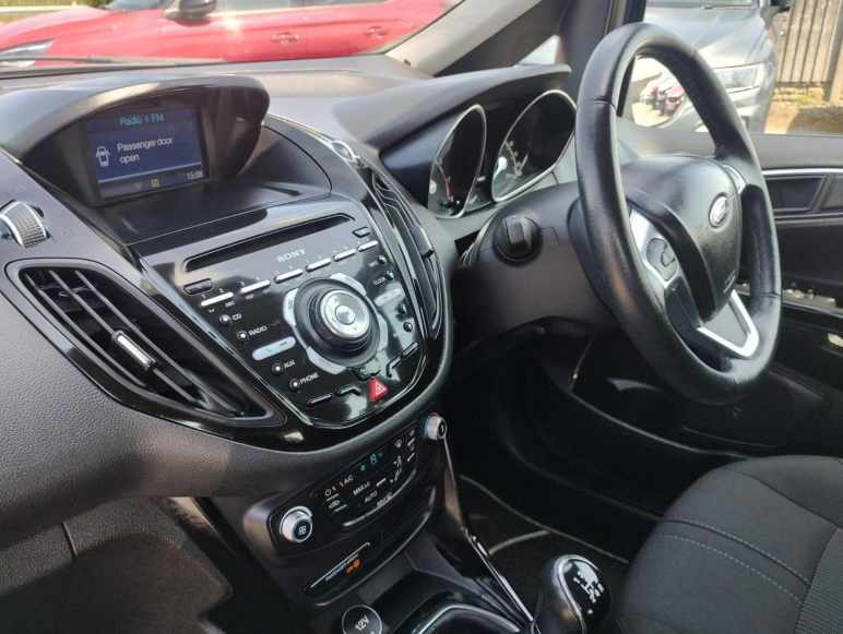 1.0T EcoBoost Titanium Navigator Euro 6 5dr
