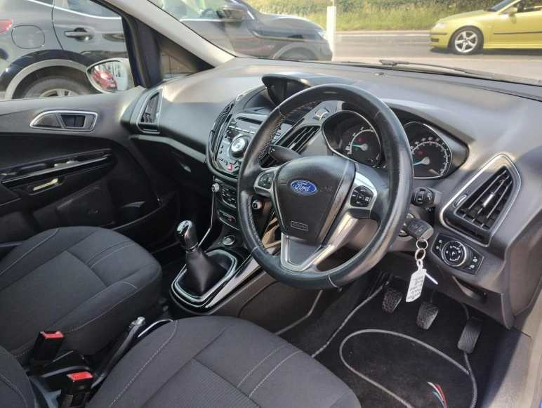1.0T EcoBoost Titanium Navigator Euro 6 5dr