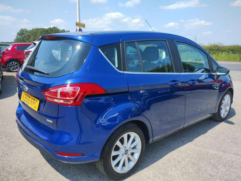 1.0T EcoBoost Titanium Navigator Euro 6 5dr