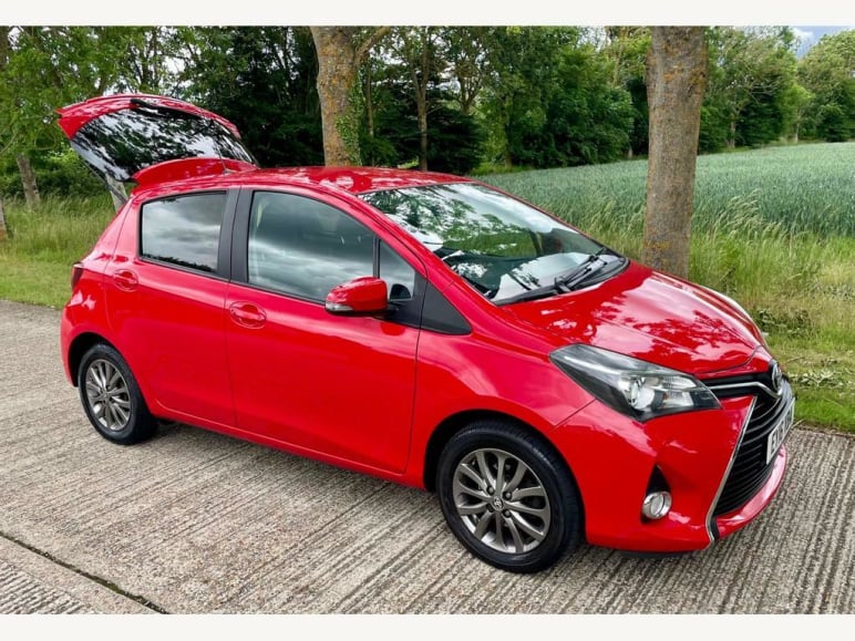 TOYOTA YARIS