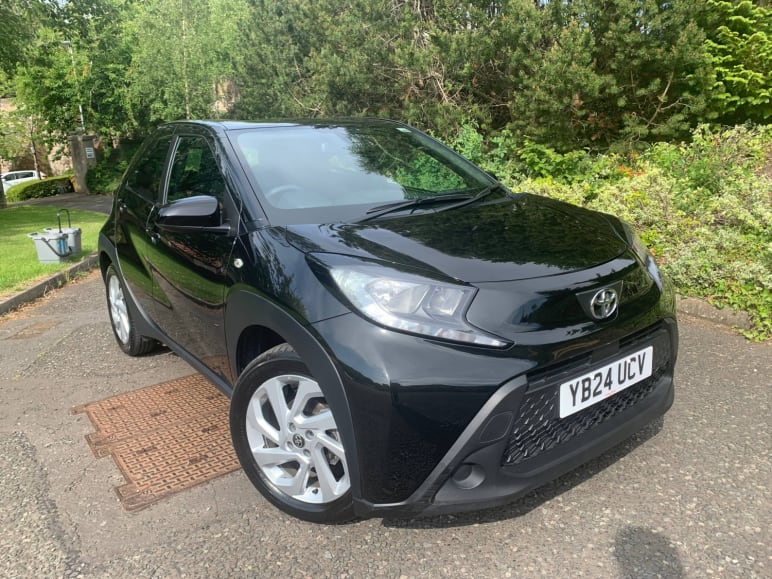 TOYOTA AYGO X