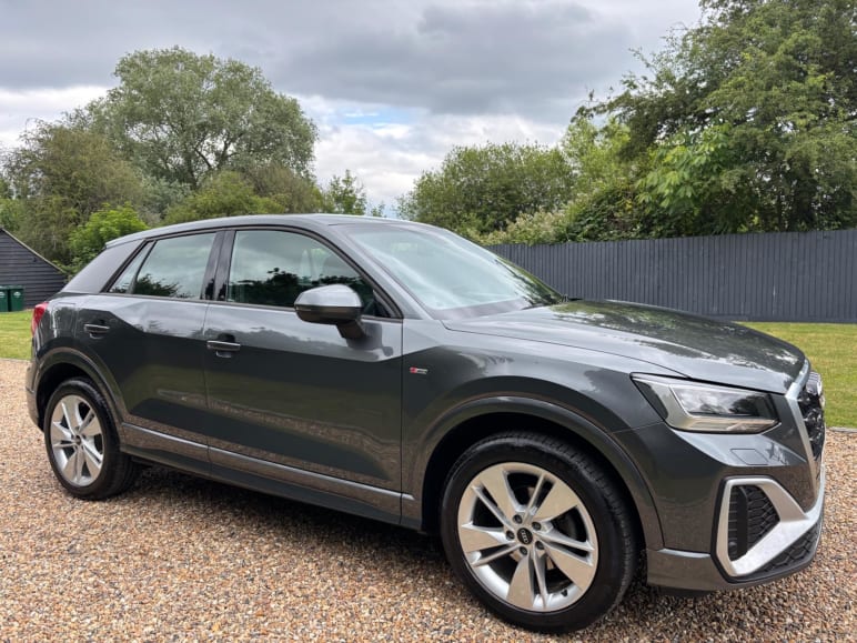 AUDI Q2