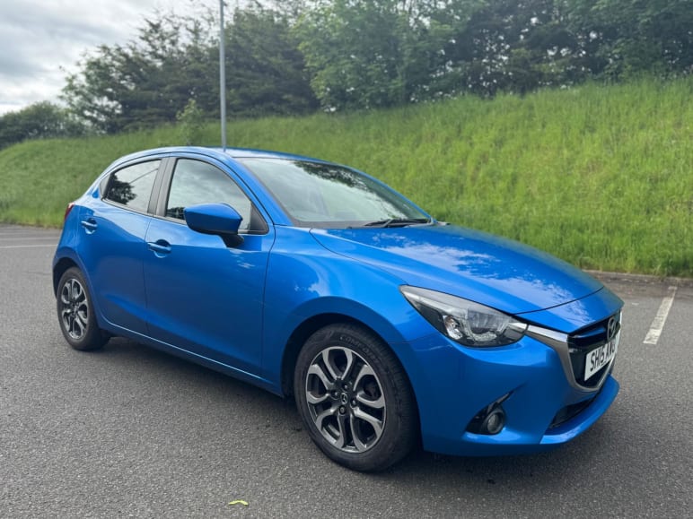 MAZDA 2