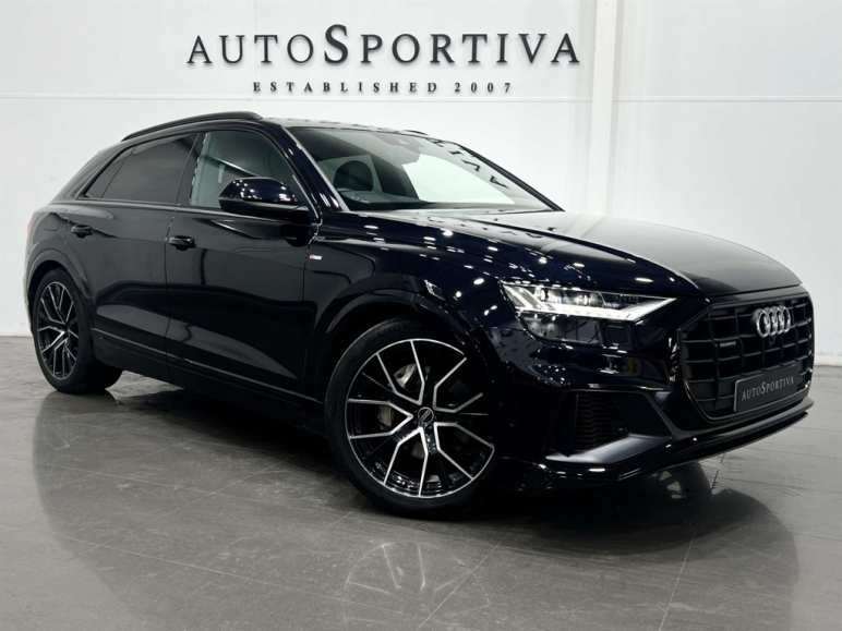 AUDI Q8