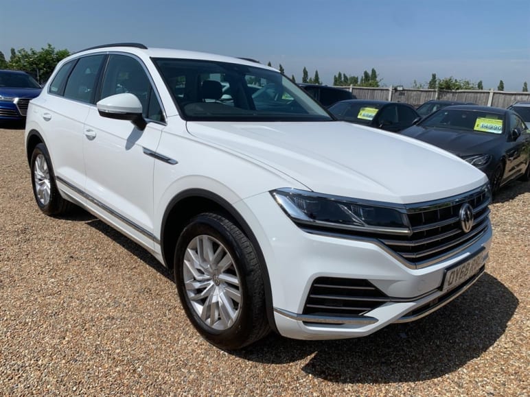 VOLKSWAGEN TOUAREG