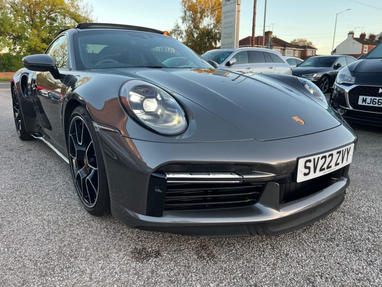 PORSCHE 911