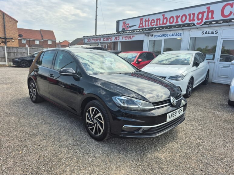 VOLKSWAGEN GOLF