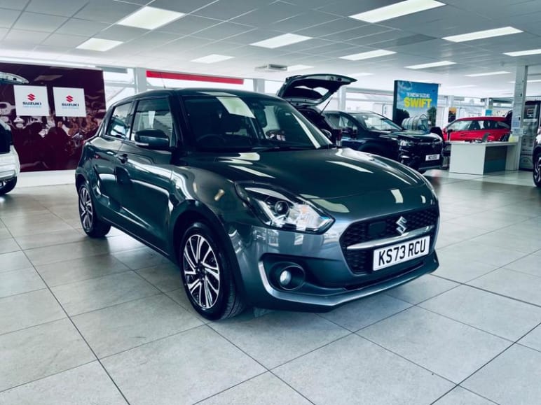 SUZUKI SWIFT