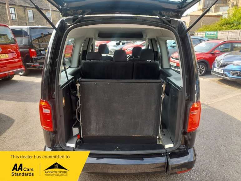 C20 MAXI LIFE 2.0 TDI, AUTO, 5 SEAT WHEELCHAIR ADAPTED, BLACK, 2020
