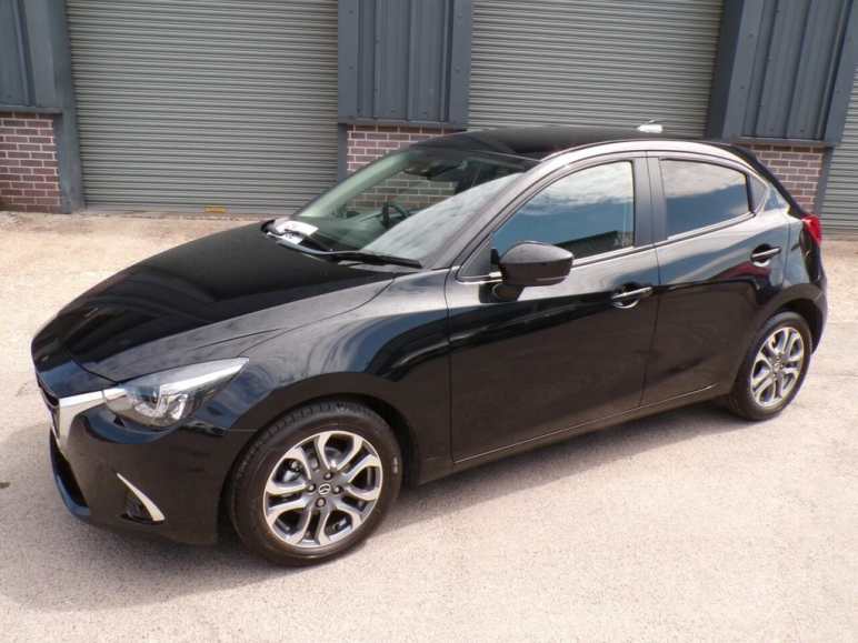 MAZDA 2