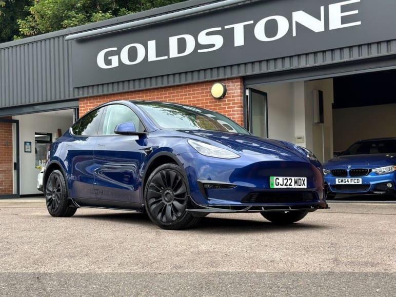 TESLA MODEL Y
