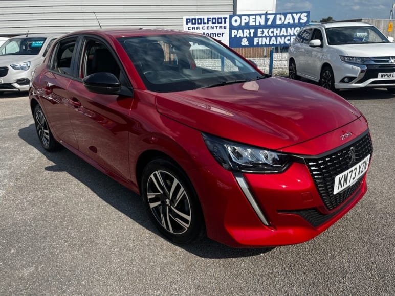 PEUGEOT 208