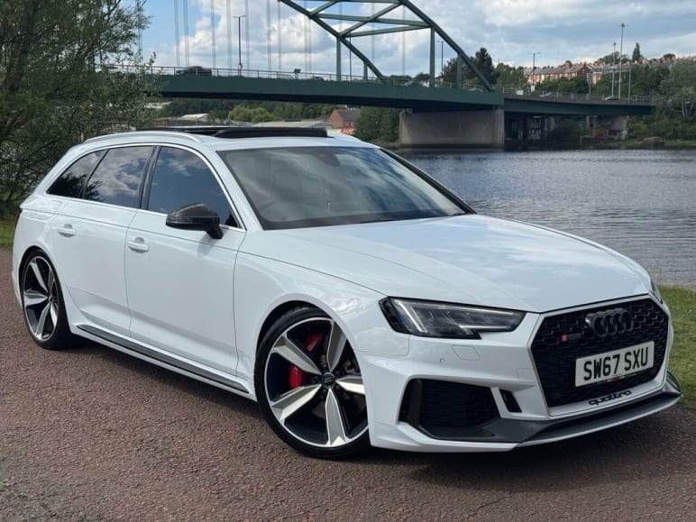 AUDI RS4