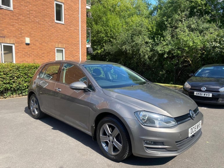 VOLKSWAGEN GOLF