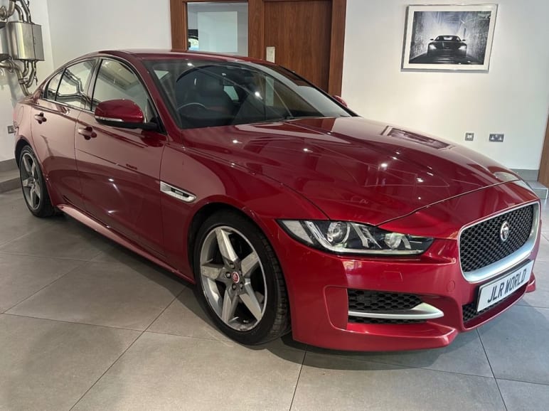 JAGUAR XE