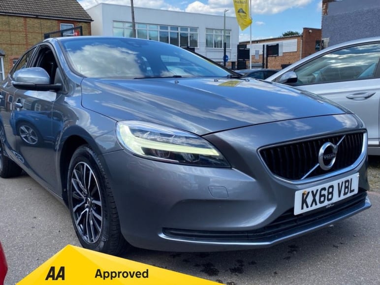 VOLVO V40