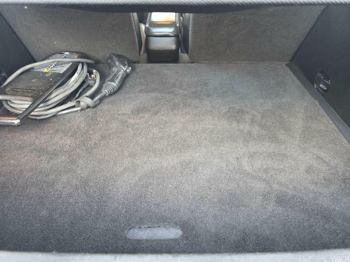 Positiv Auto Euro 5 5dr (Range Extender)