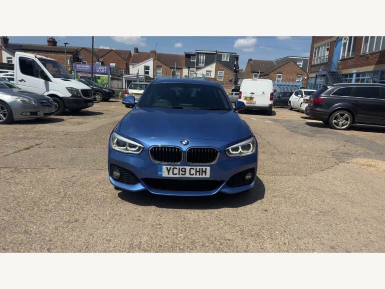 BMW 1 SERIES