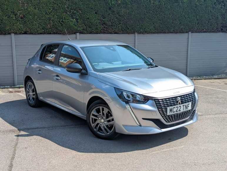 PEUGEOT 208