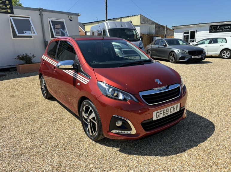 PEUGEOT 108