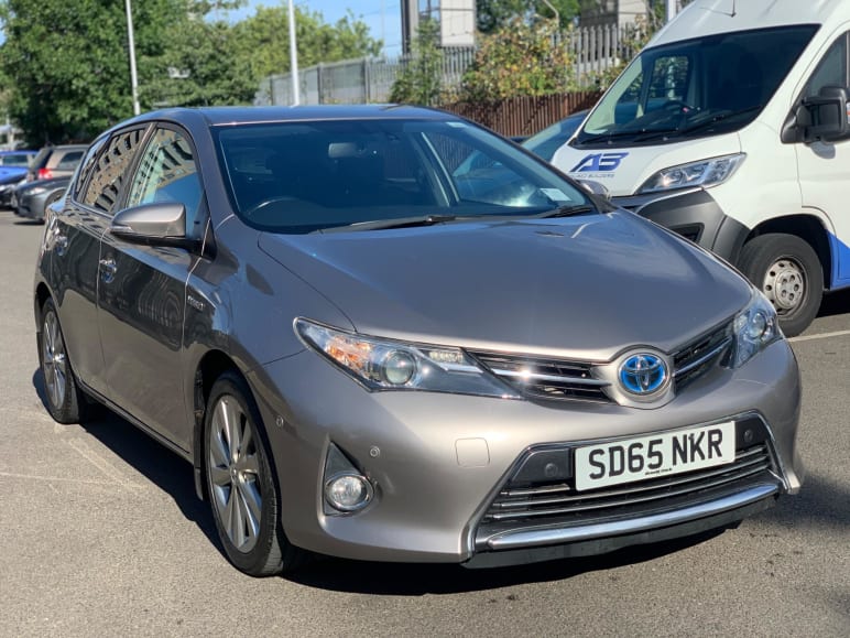 TOYOTA AURIS
