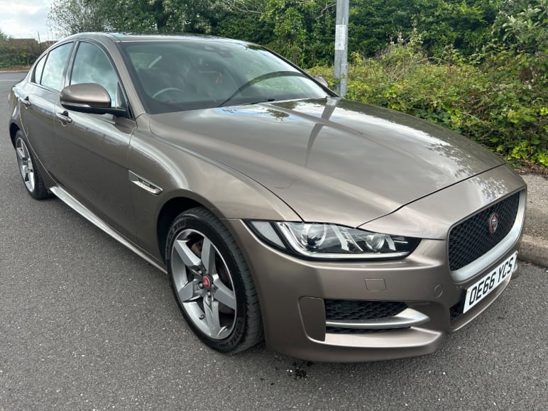 JAGUAR XE